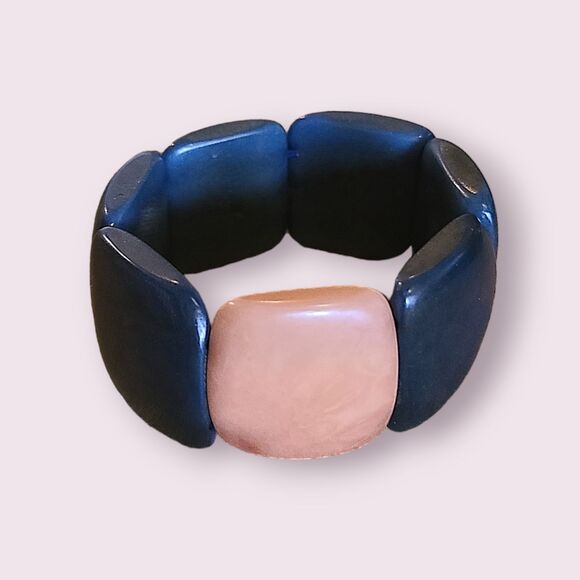 Set of 3- Wood Lion Earrings, Beaded Woven Necklace, Acrylic Stretch Bracelet - Picture 3 of 4